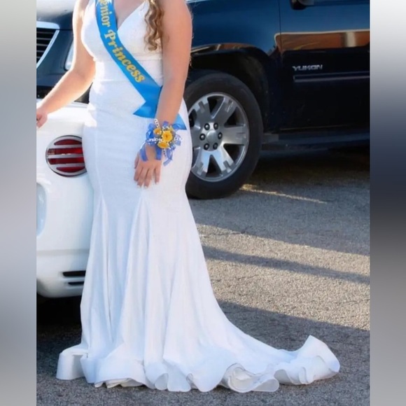 SHERRI HILL Designer Prom/Wedding/Pageant/Homecoming Elegant White Dress/Gown - Picture 7 of 9